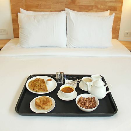 Oyo 11312 Aero Capital Otel Yeni Delhi Dış mekan fotoğraf